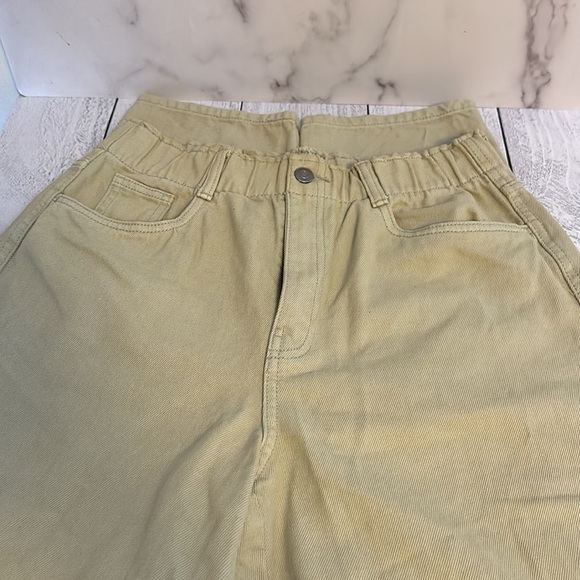 H&M Elastic Sinched Waisted Tan Cropped Straight Leg Pants Khaki Slacks Size 8 - Picture 9 of 10